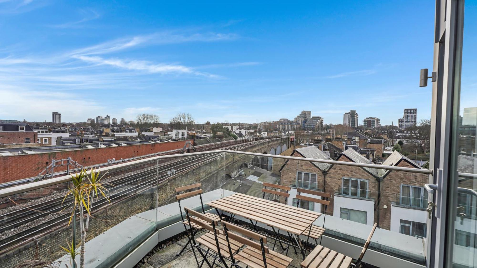 Modern And Spacious Penthouse Apartment In Putney With Free Parking Λονδίνο Εξωτερικό φωτογραφία
